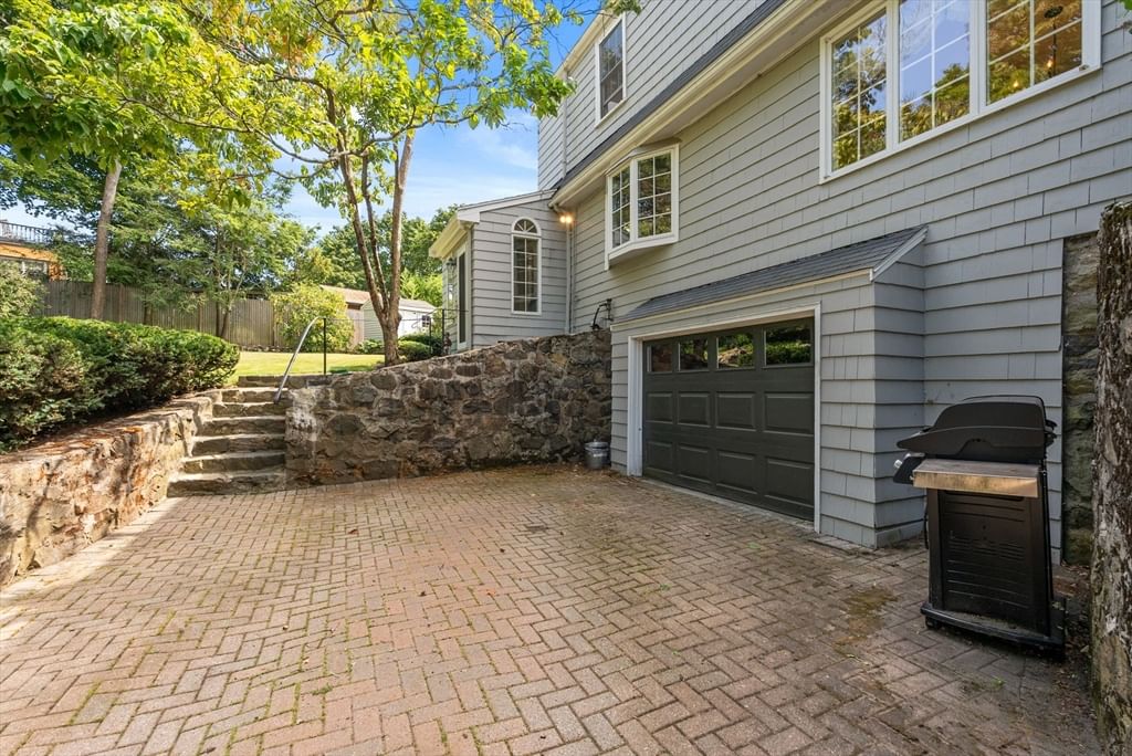 11 Hillcrest Rd Marblehead — Photo 34 of 41