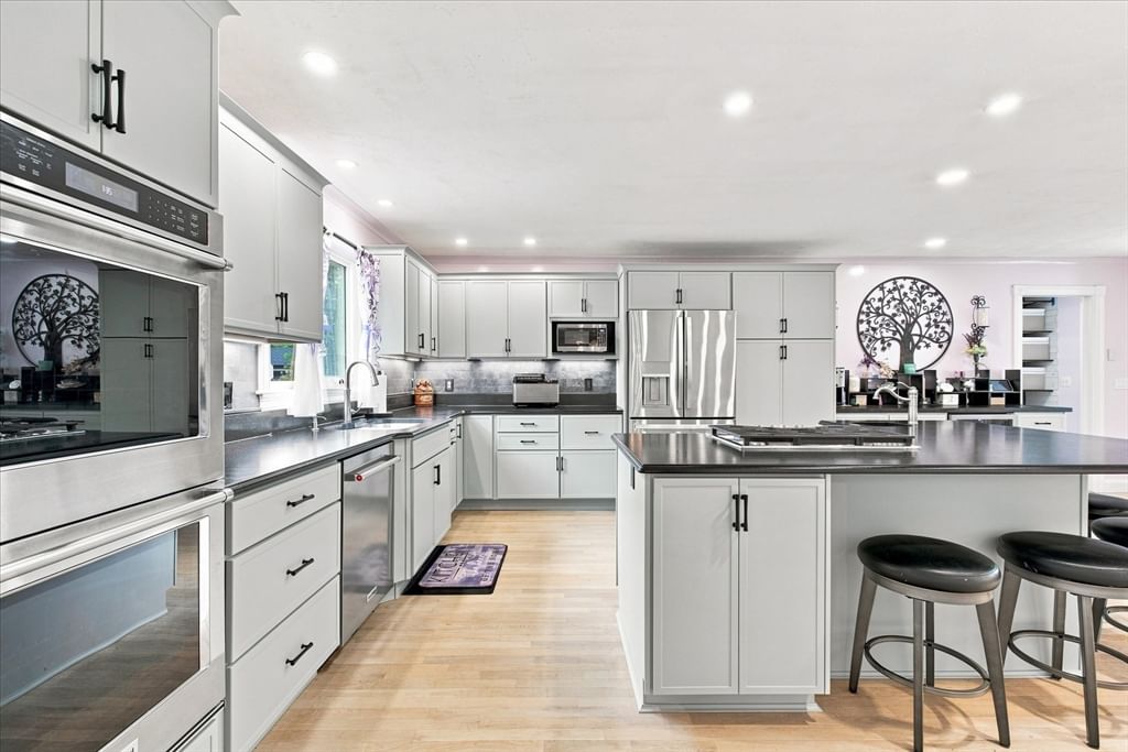 31 Quaker Village Ln Sandwich — Photo 11 of 42
