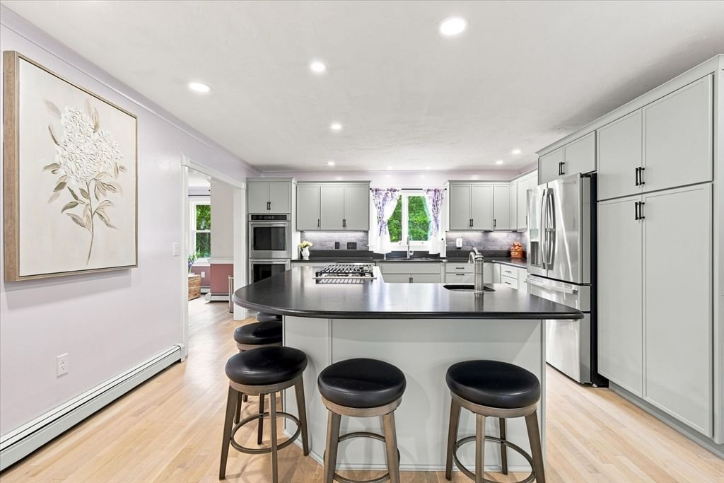 31 Quaker Village Ln Sandwich — Photo 12 of 42