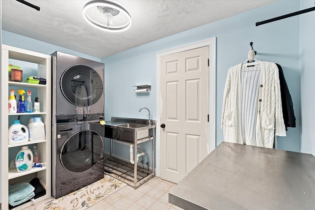 31 Quaker Village Ln Sandwich — Photo 32 of 42