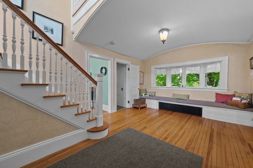 25 Kenwood Ave Worcester — Photo 2 of 39