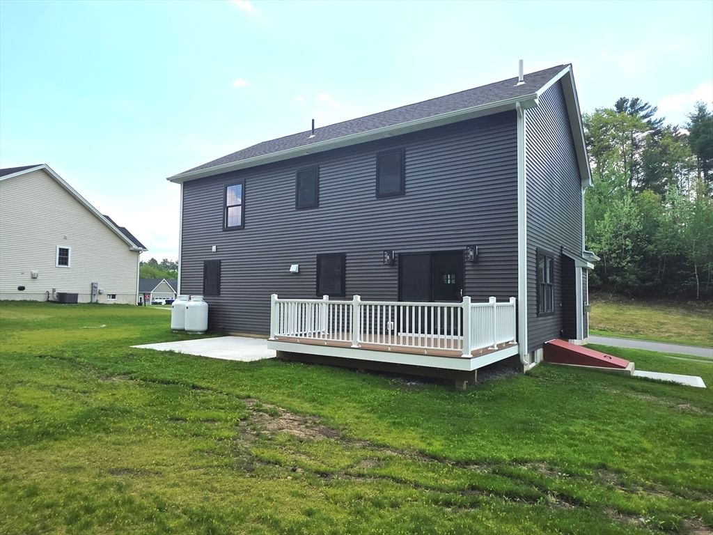 23 High Bluff Belchertown — Photo 36 of 39