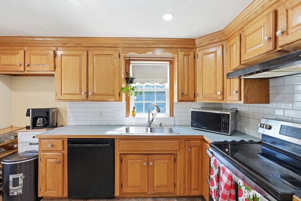 305 Mount Vernon St Fitchburg — Photo 11 of 37