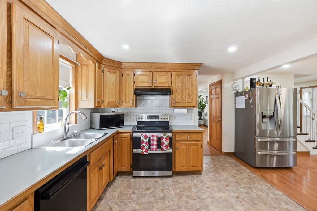 305 Mount Vernon St Fitchburg — Photo 6 of 37