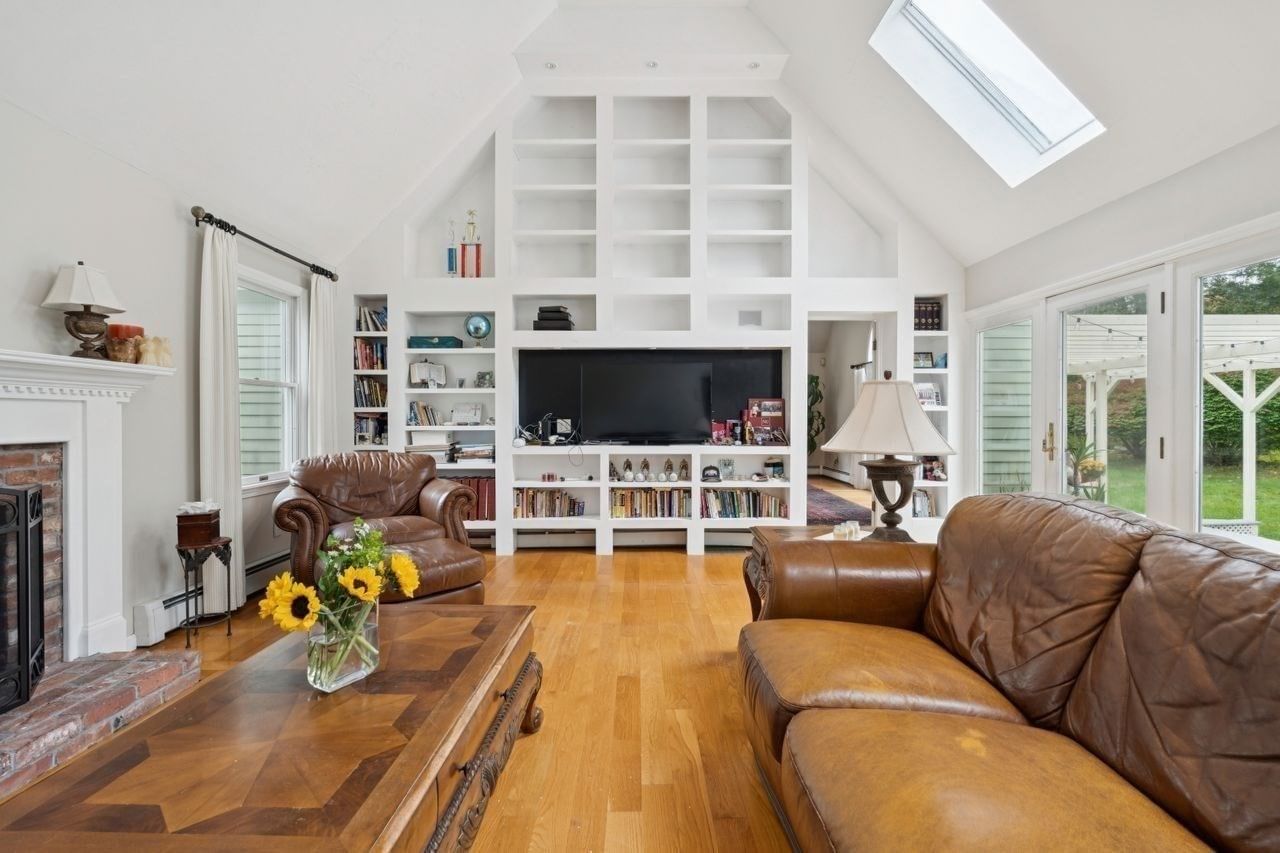 52 Moore Ln Northborough — Photo 11 of 41