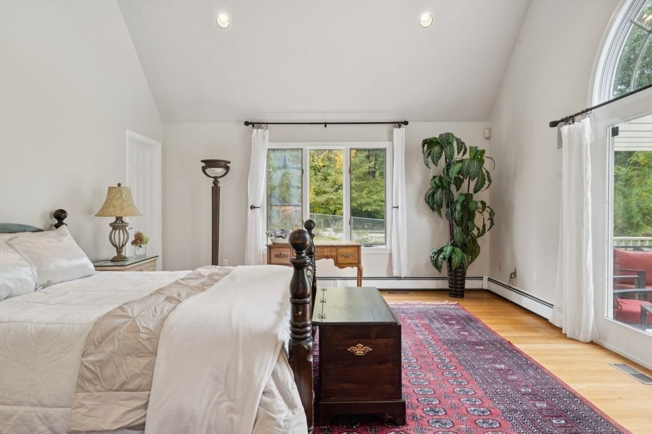 52 Moore Ln Northborough — Photo 15 of 41