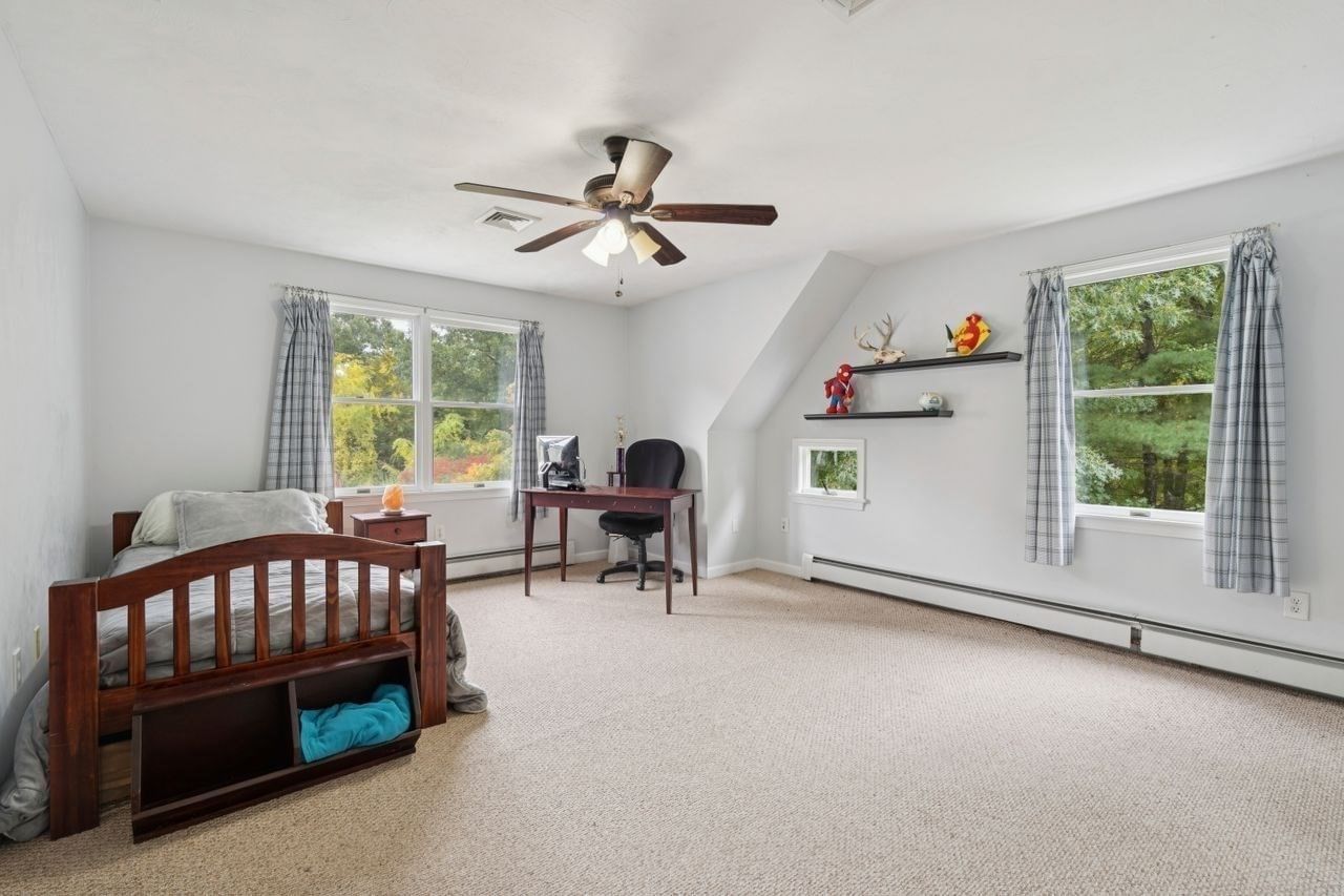 52 Moore Ln Northborough — Photo 24 of 41