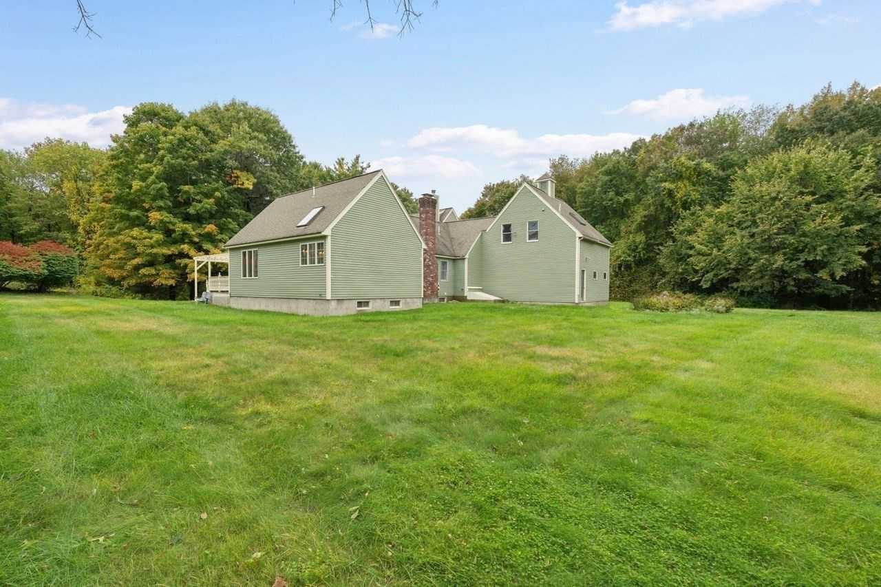 52 Moore Ln Northborough — Photo 36 of 41