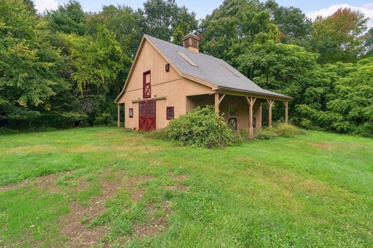 52 Moore Ln Northborough — Photo 37 of 41