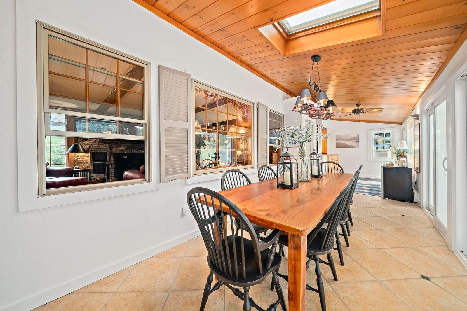 781 Ferry St Marshfield — Photo 14 of 41