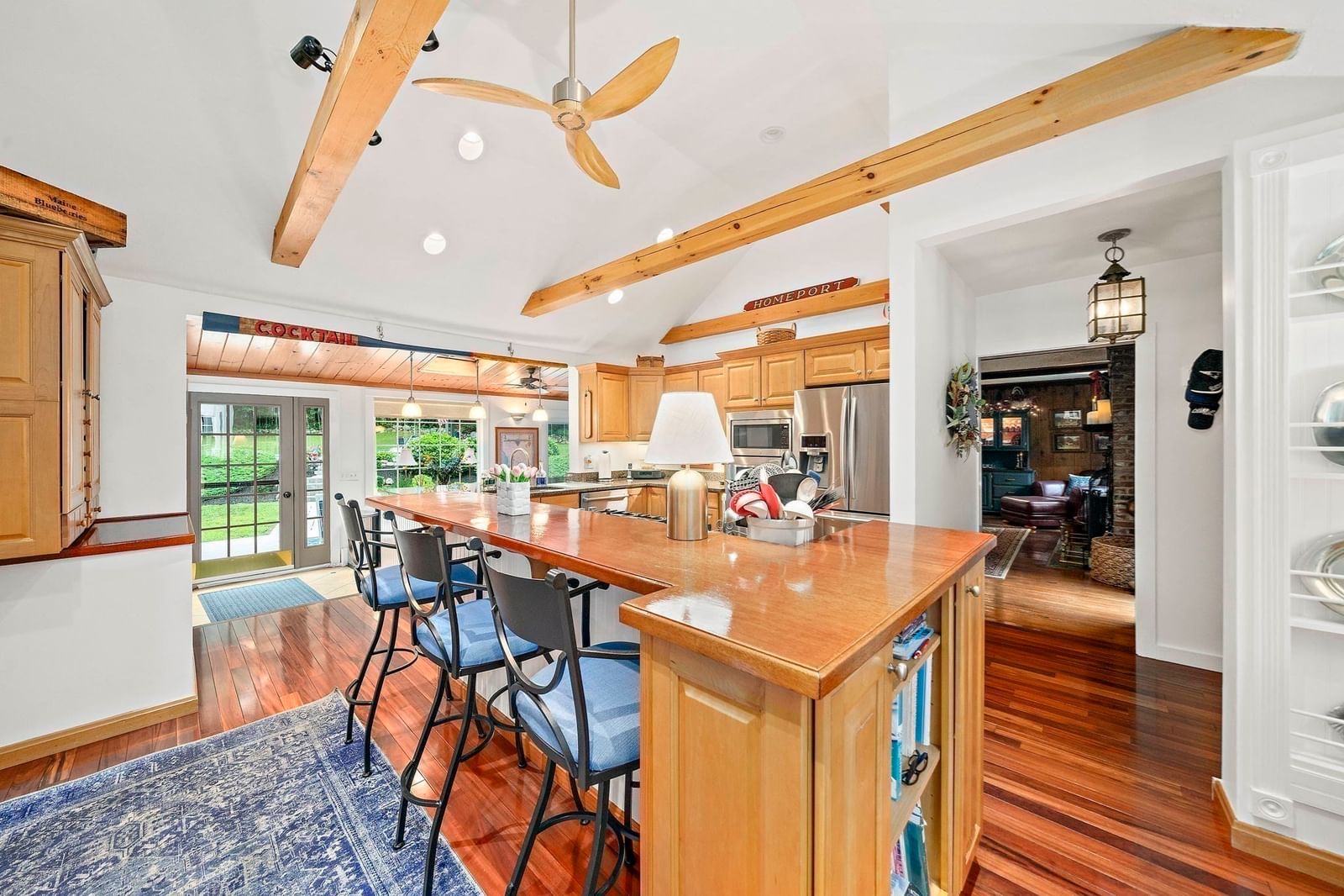 781 Ferry St Marshfield — Photo 5 of 41