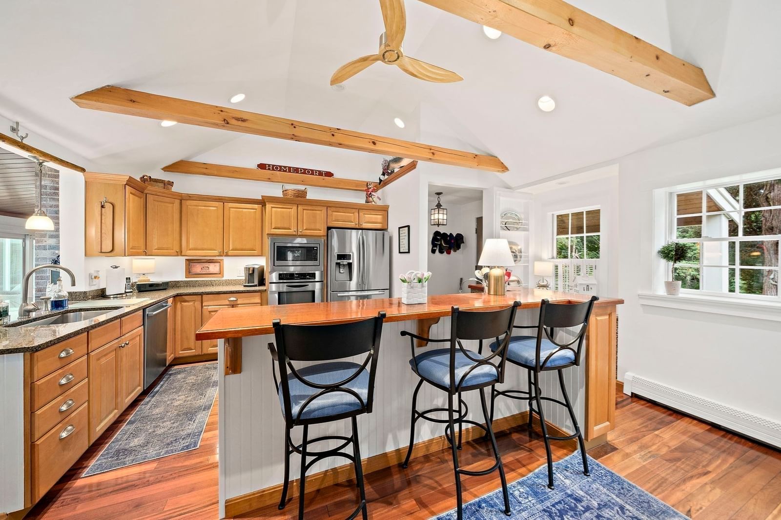 781 Ferry St Marshfield — Photo 6 of 41