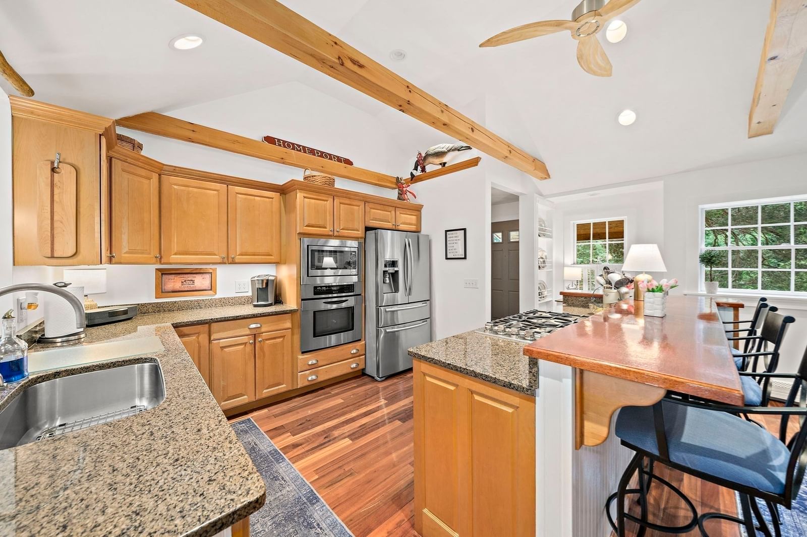 781 Ferry St Marshfield — Photo 7 of 41