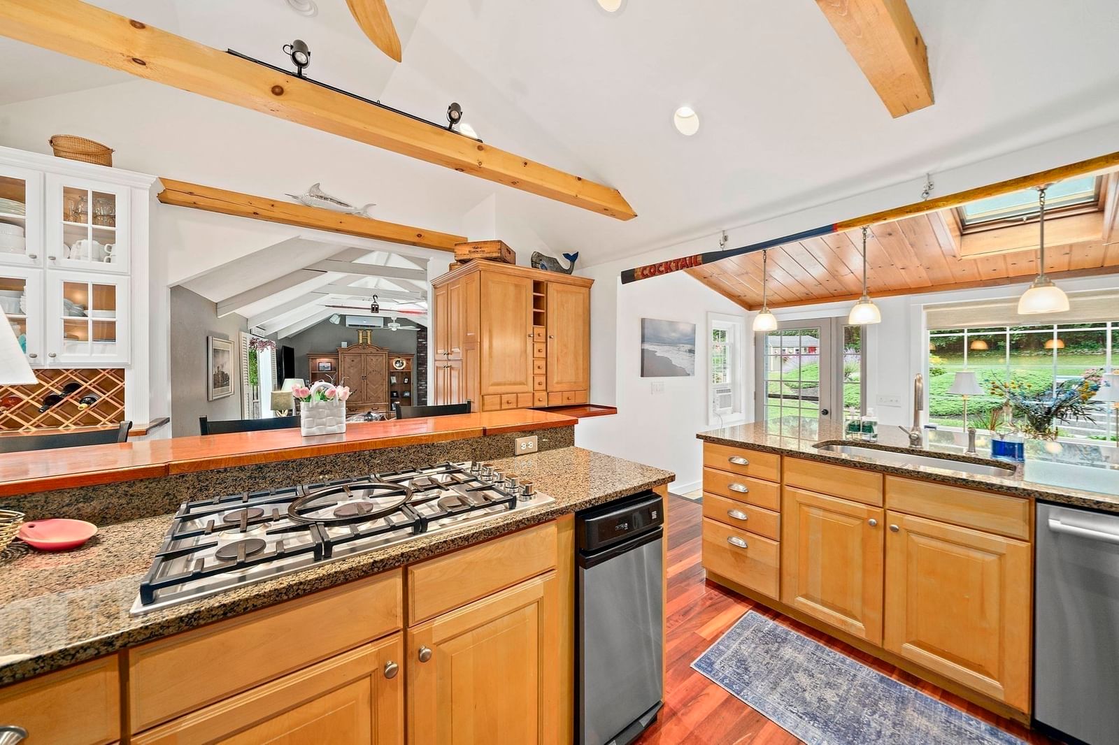 781 Ferry St Marshfield — Photo 9 of 41