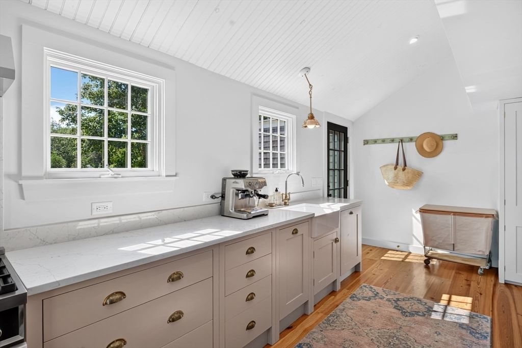 1455 Old Queen Anne Rd Chatham — Photo 9 of 41