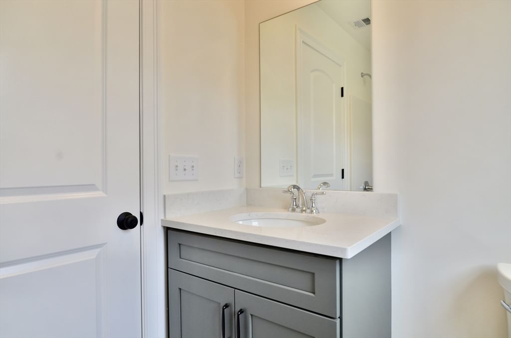 23D Crownshield #23D Uxbridge — Photo 19 of 24