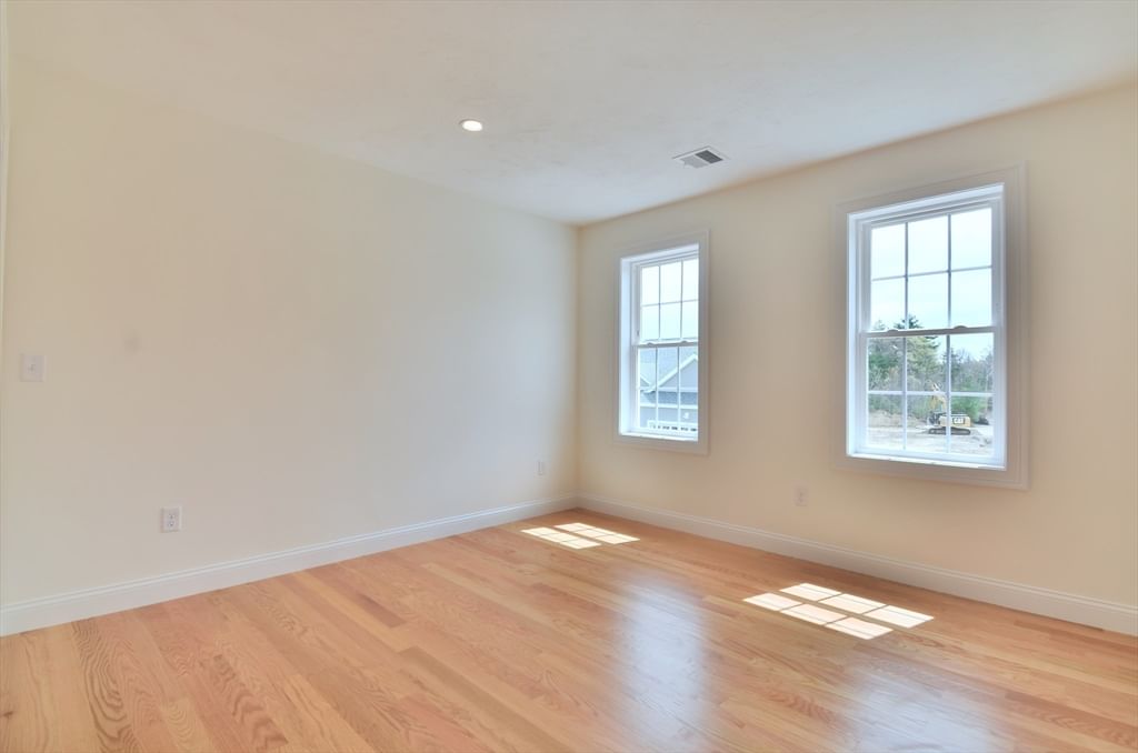 23D Crownshield #23D Uxbridge — Photo 21 of 24