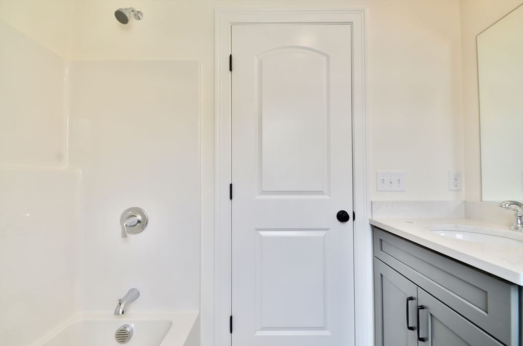 23D Crownshield #23D Uxbridge — Photo 23 of 24