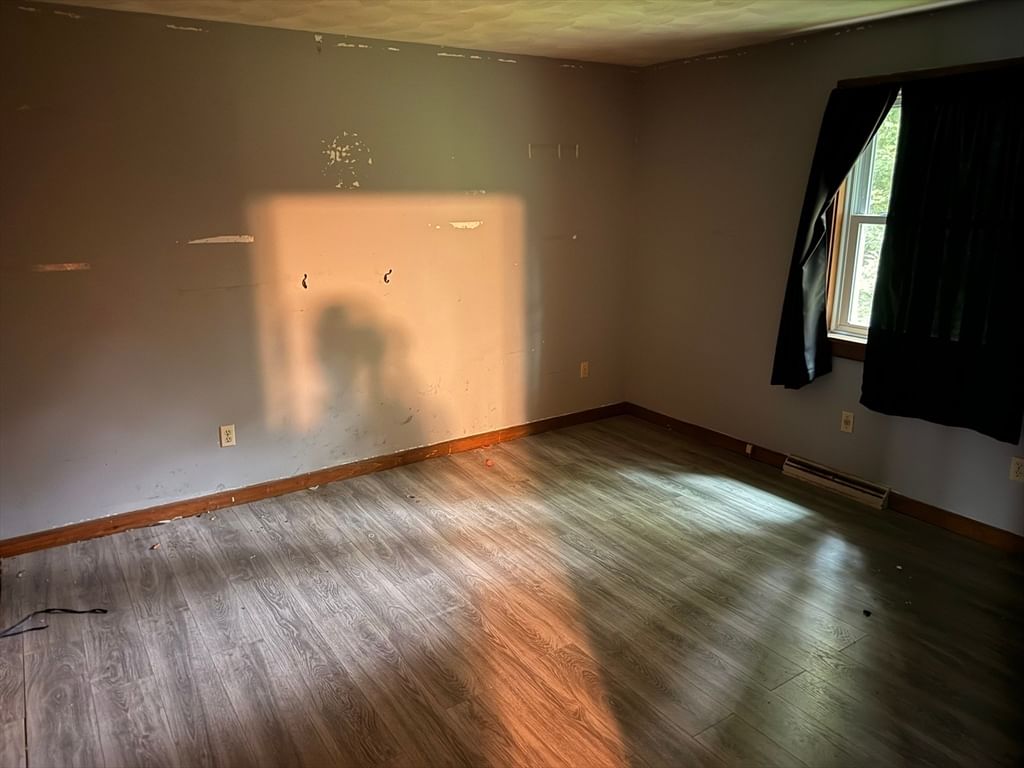 16 Assonet Blvd Freetown — Photo 13 of 23
