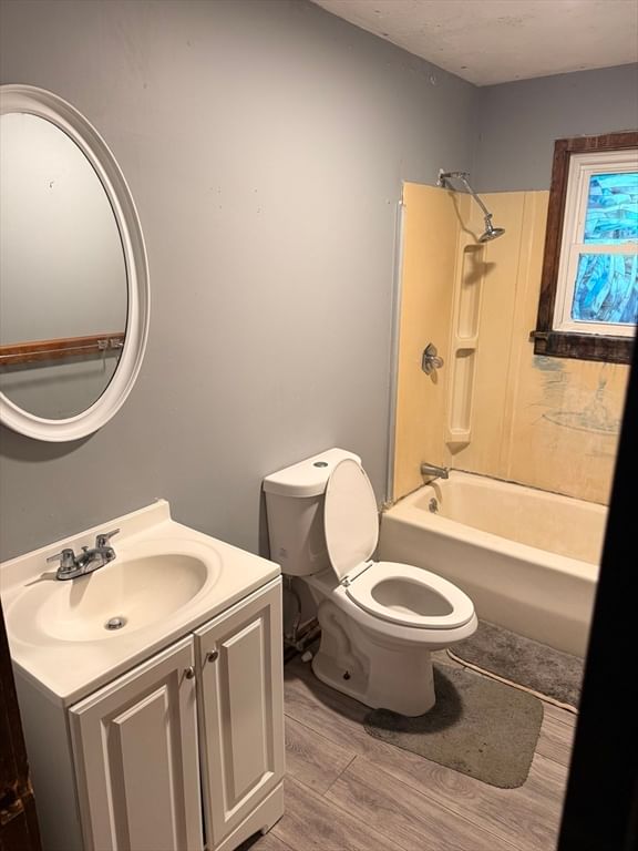 16 Assonet Blvd Freetown — Photo 9 of 23