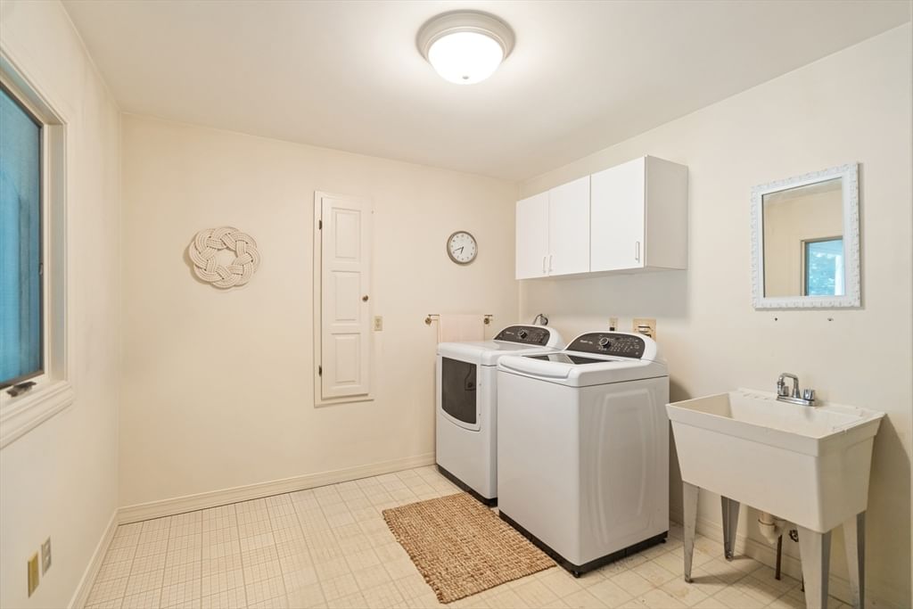 39 Stuart Rd Rochester — Photo 8 of 32