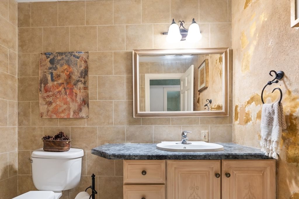 39 Stuart Rd Rochester — Photo 9 of 32