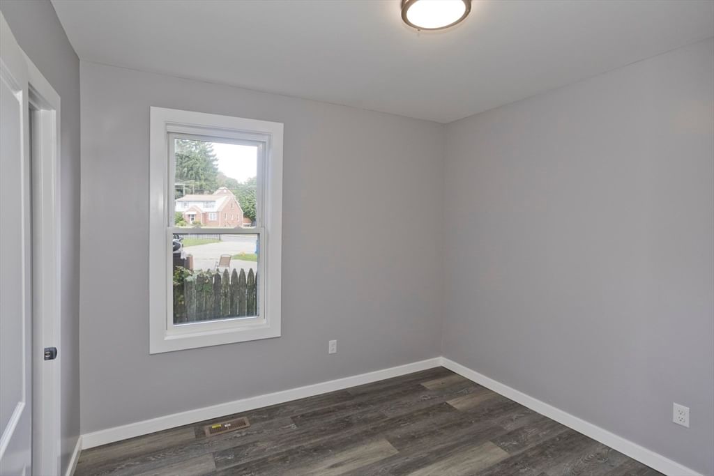 12 School St. Holyoke — Photo 15 of 35