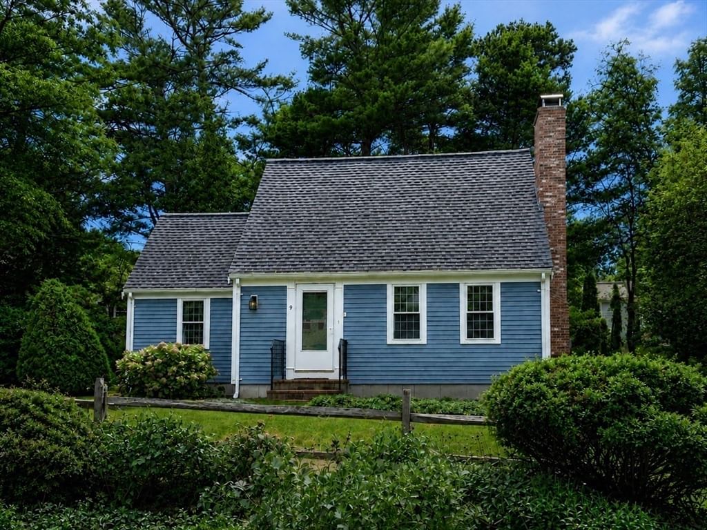 9 East Harbor Drive Falmouth — Photo 2 of 40
