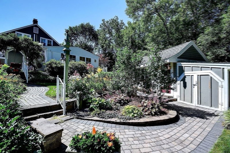 647 Main St Unit B