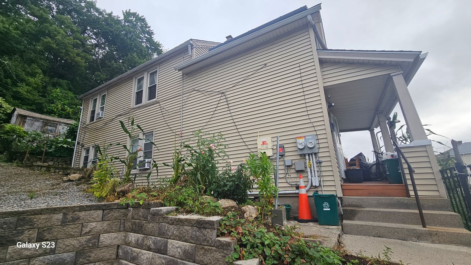 51 Chilmark St Worcester — Photo 2 of 6