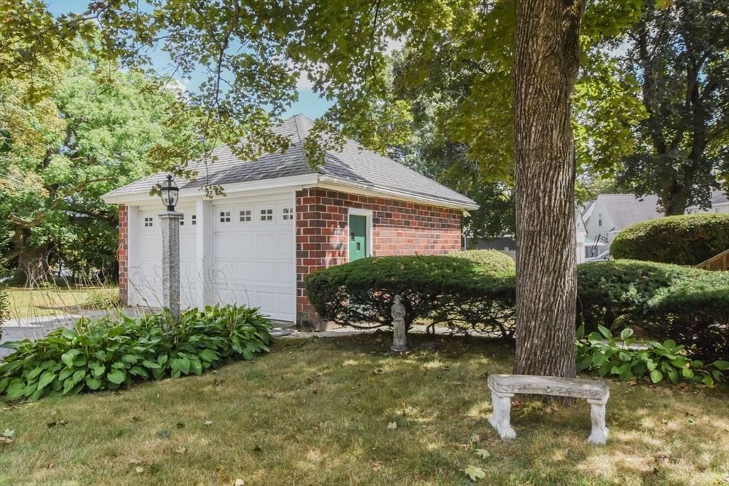 12 Houston Ave Methuen — Photo 4 of 42
