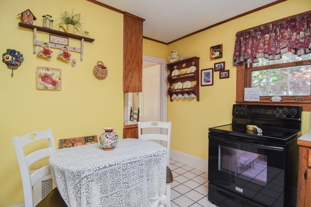 12 Houston Ave Methuen — Photo 8 of 42