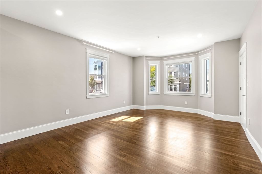 251 Rantoul St #1 Beverly — Photo 5 of 40