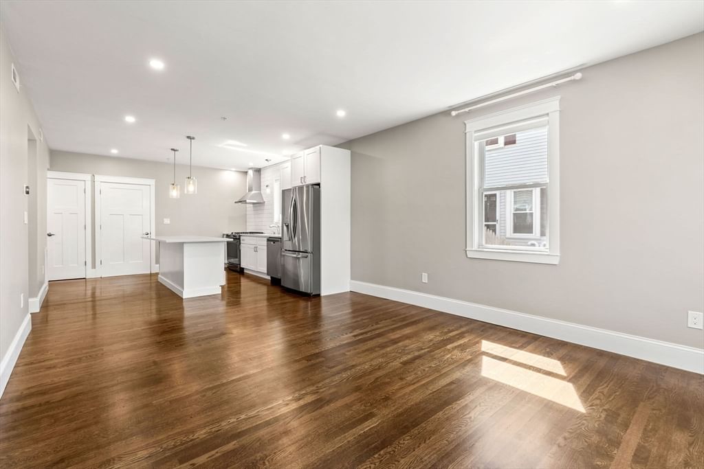 251 Rantoul St #1 Beverly — Photo 7 of 40