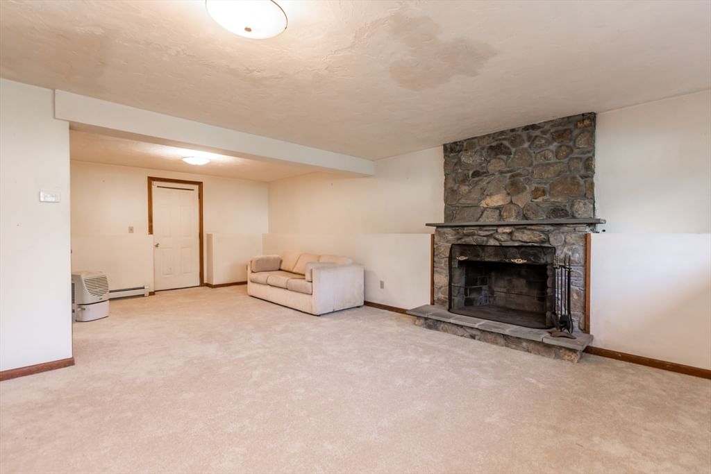 8 Laura Ln Bourne — Photo 18 of 41