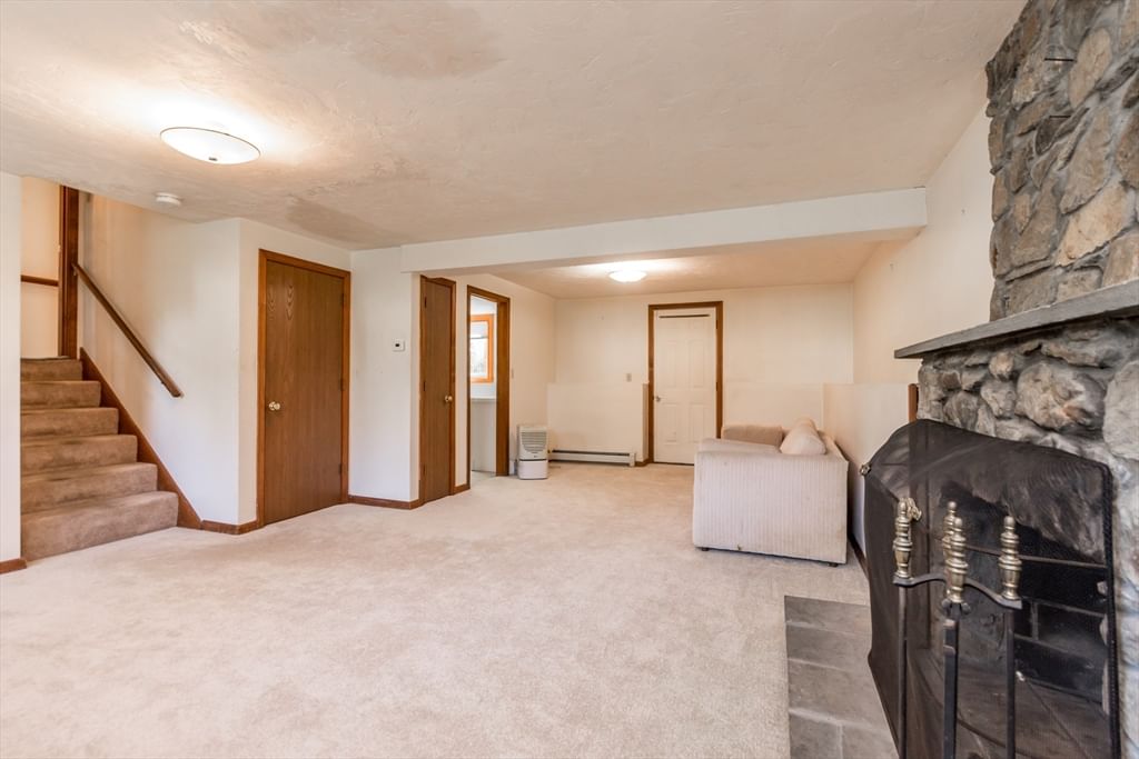 8 Laura Ln Bourne — Photo 20 of 41