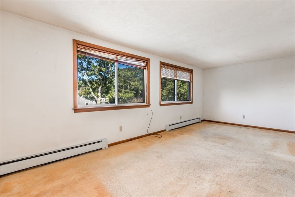 8 Laura Ln Bourne — Photo 25 of 41