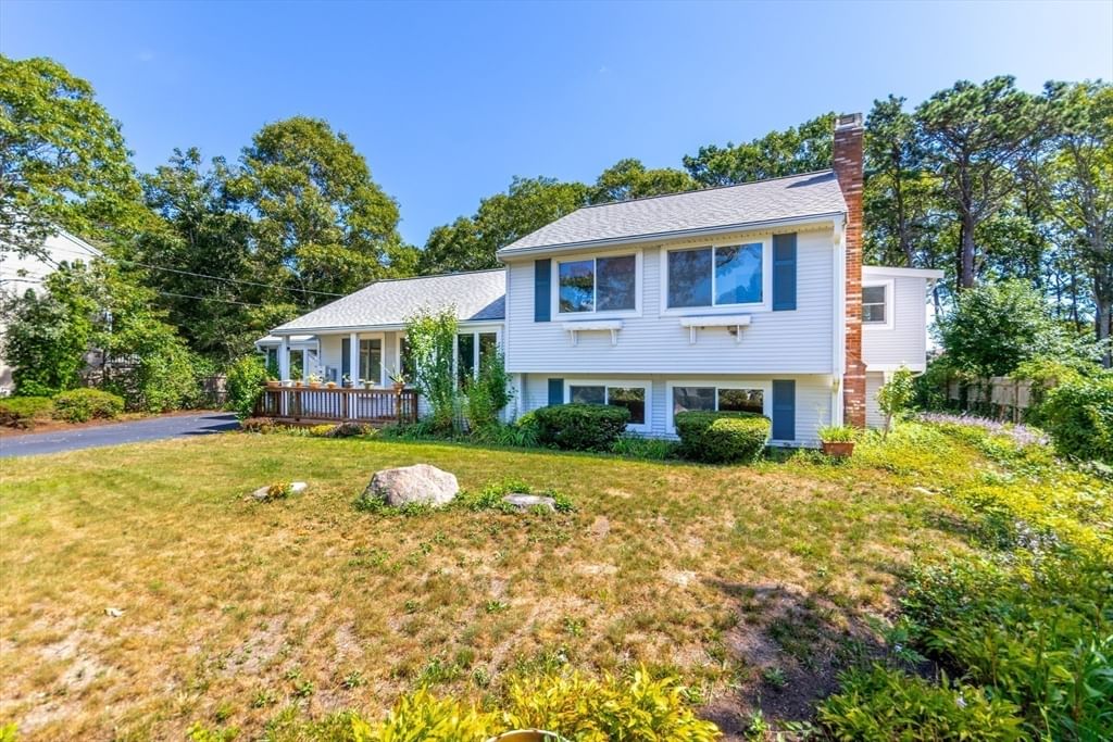 8 Laura Ln Bourne — Photo 34 of 41