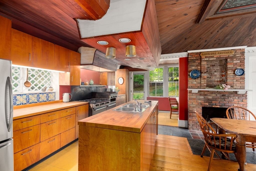 186 Highland Ave Newton — Photo 11 of 29