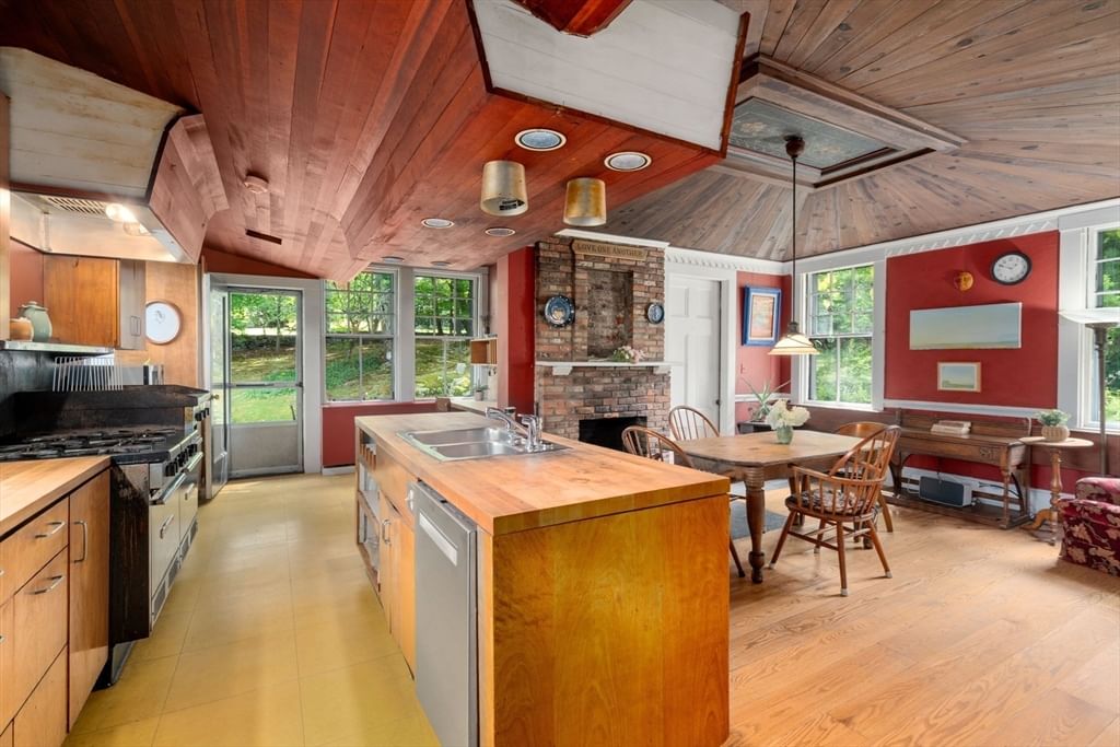 186 Highland Ave Newton — Photo 8 of 29