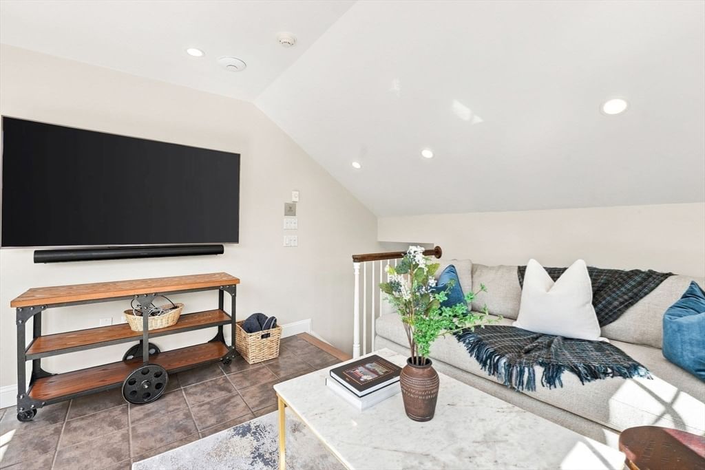 31 Bowdoin St #4 Boston — Photo 24 of 30