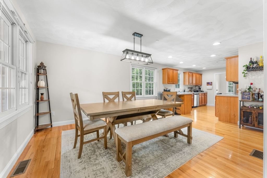 10 Charnstaff Ln #404 Billerica — Photo 4 of 38