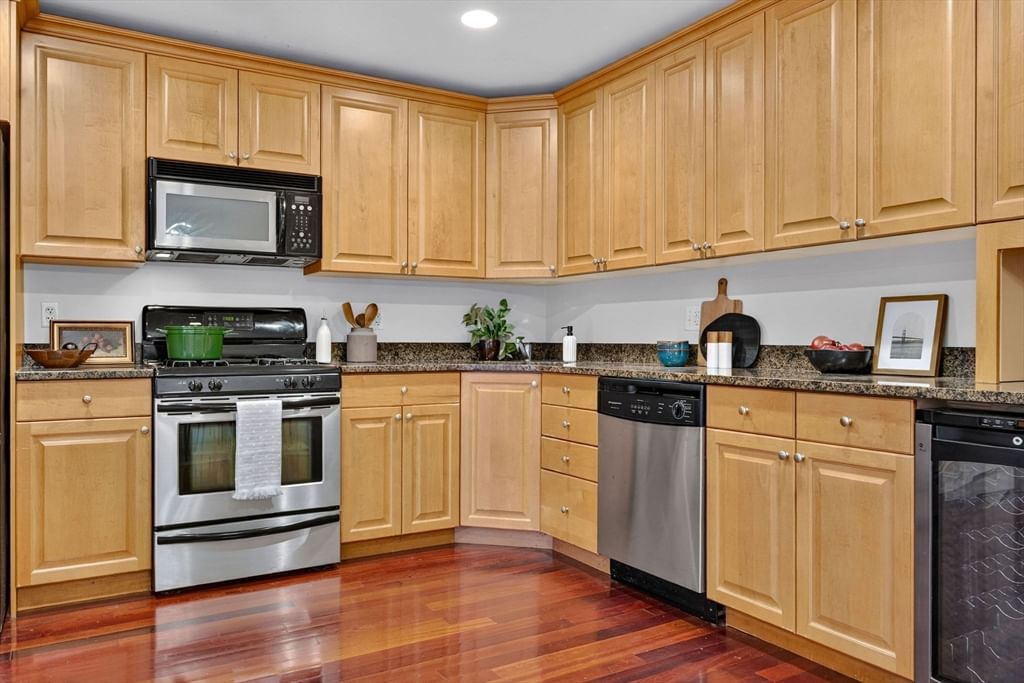 161 E Cottage #2 Boston — Photo 11 of 29
