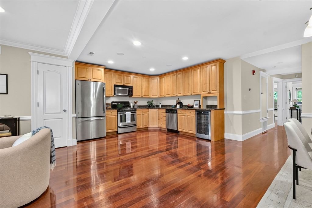 161 E Cottage #2 Boston — Photo 9 of 29