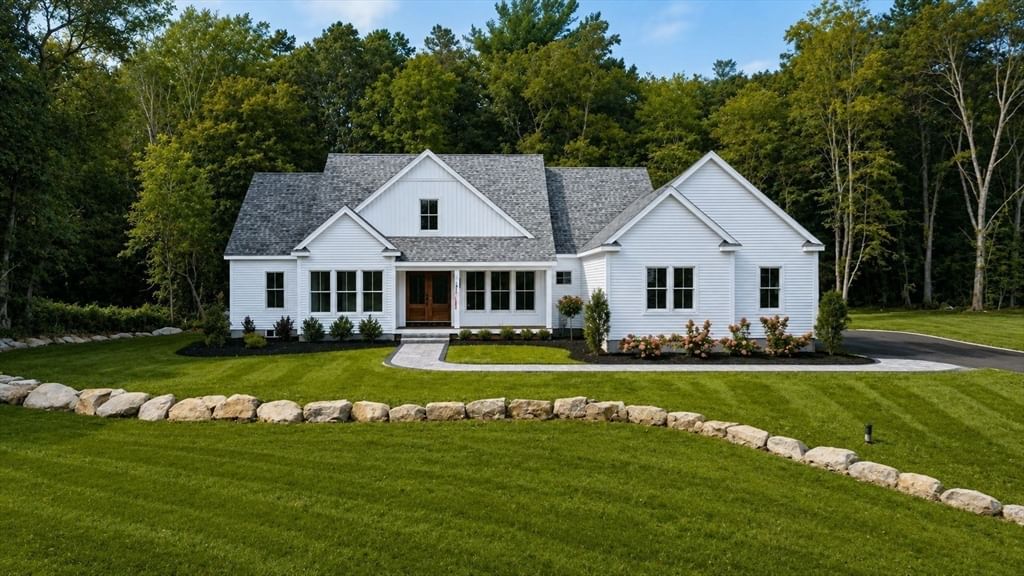 Property at 4 Hadley Heights Way, Freetown, MA 02702