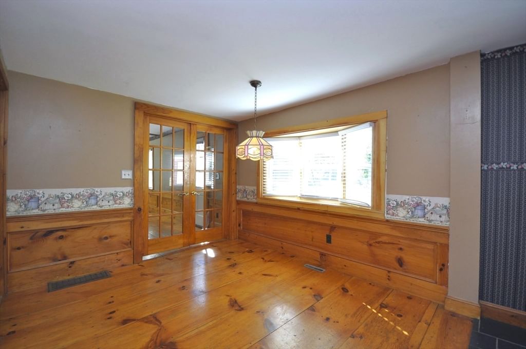 466 Summer St East Bridgewater — Photo 7 of 28
