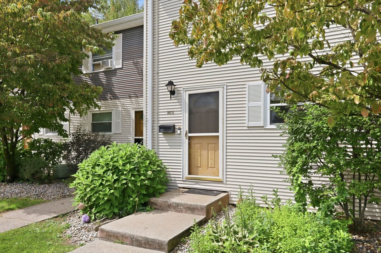 142 Autumn St #G Agawam — Photo 21 of 25