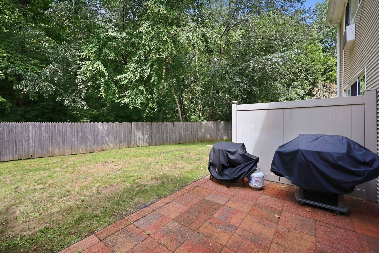 142 Autumn St #G Agawam — Photo 23 of 25