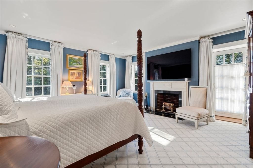 71 Sears Road Brookline — Photo 9 of 18