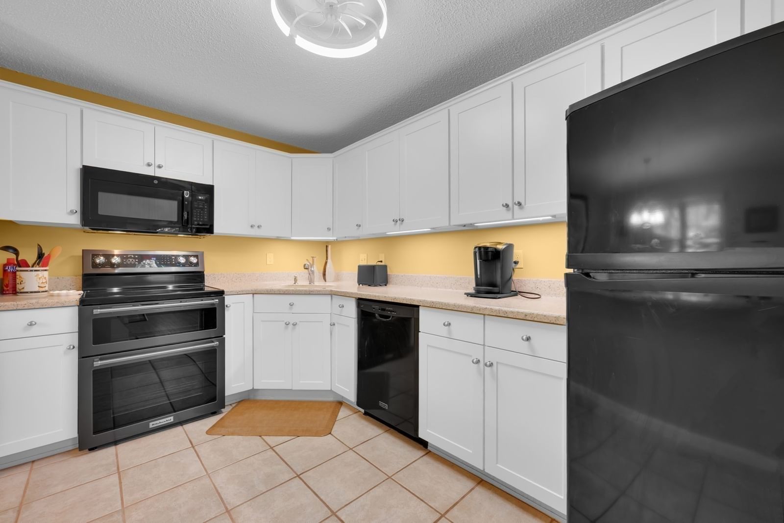 36 Betsy Ross Cir #36 Sturbridge — Photo 13 of 38